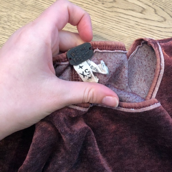 FREE PEOPLE SUPER CUTE Maroon Velvet top - Picture 2 of 3